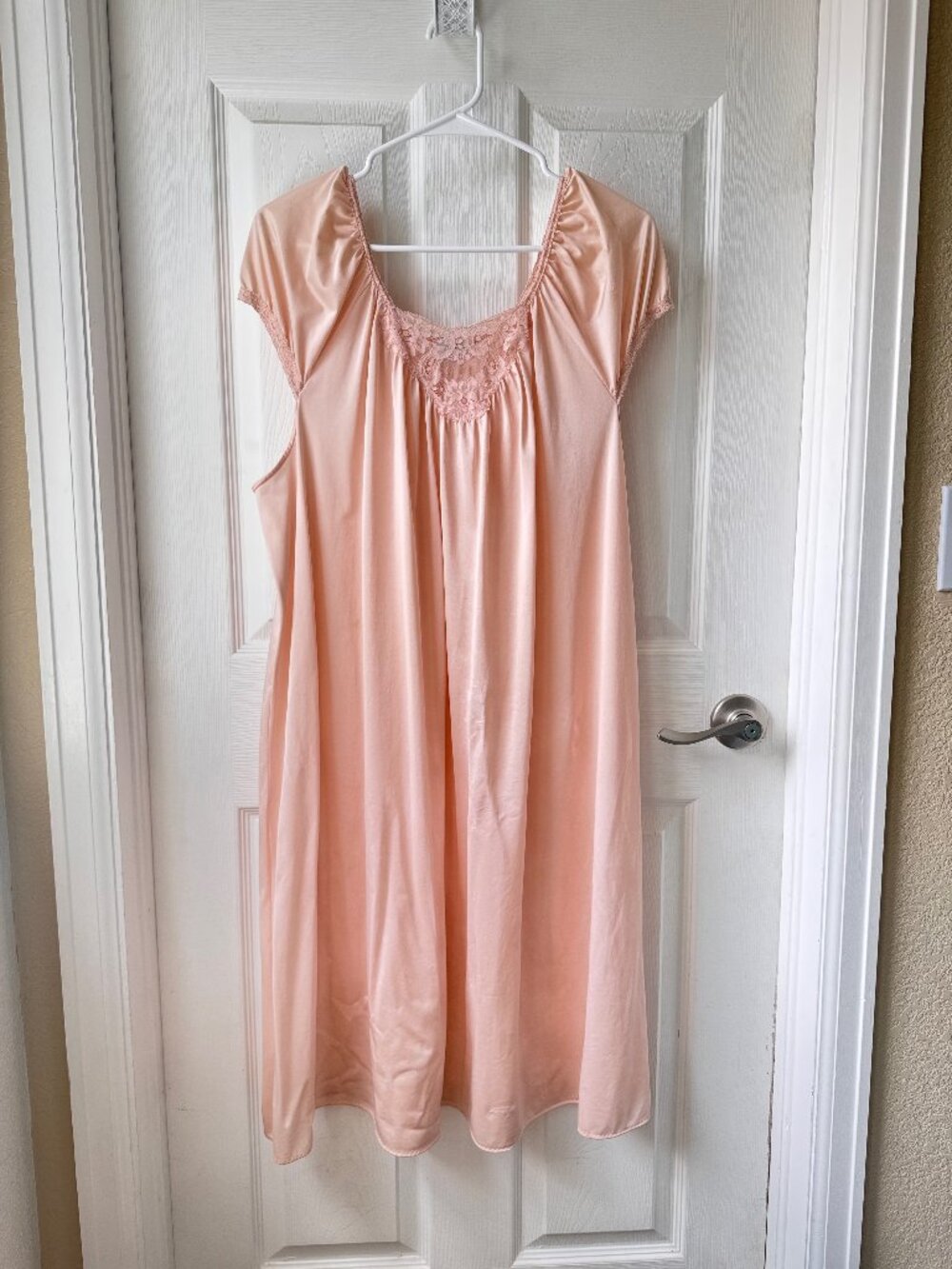 Vintage Lorraine Knee-Length Soft Rose Pink Nightgown with lace details